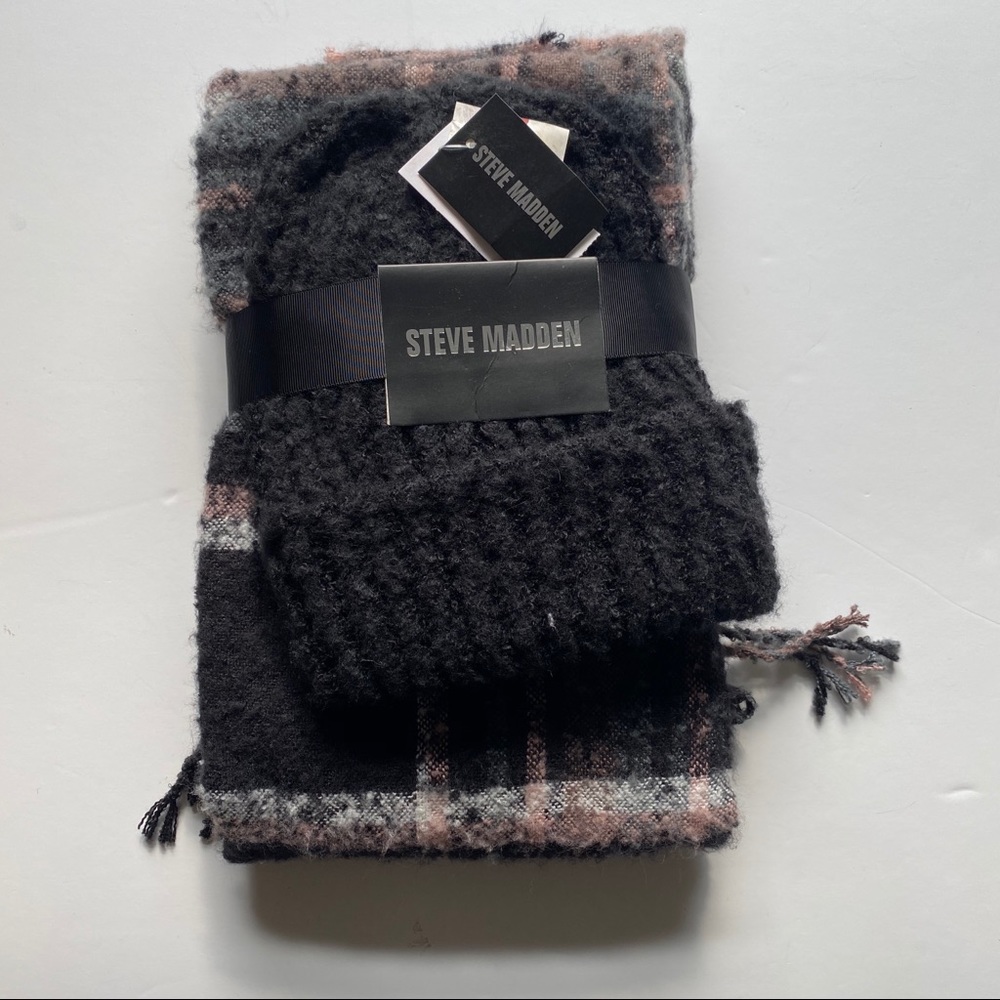 NWT Steve Madden Hat & Scarf Set
